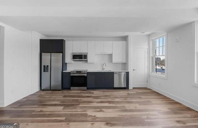 2909 Peachtree RD NE 307