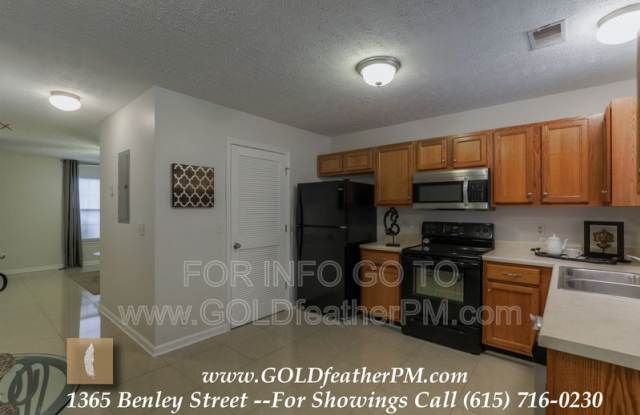 1355 Benley St