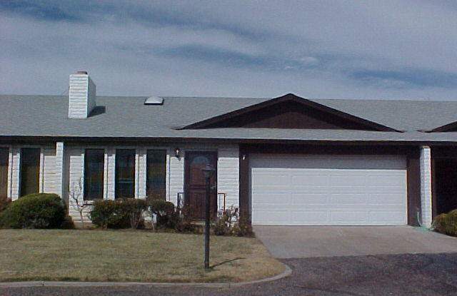 Townhouse for Rent-Conveniently Located Down Town!