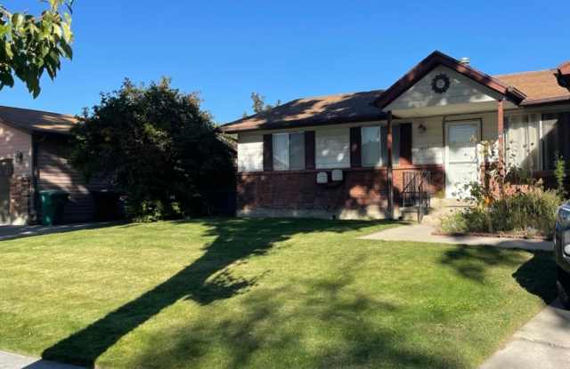 Photo of Ideal Location; Three Bedroom Home in Murray