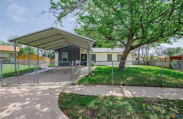 2313 Debra Cir