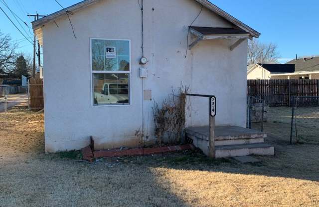 Photo of 2319 1/2 Axtell