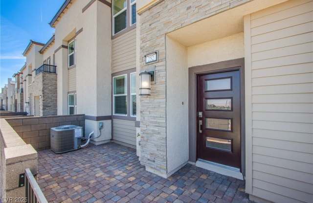 252 Walsh Peak Avenue