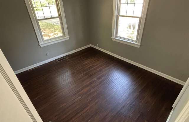 2524 Poinsette Drive