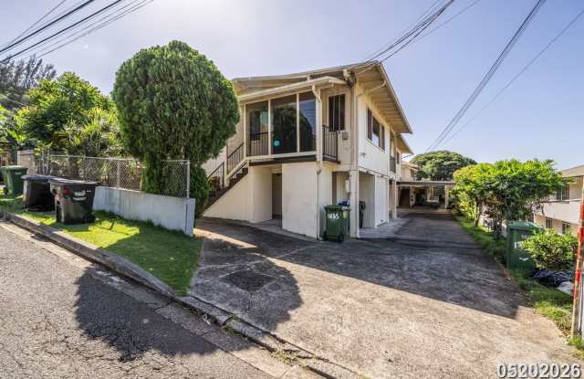 $3000 l 3 Bedrooms | 1 Bathroom | IN KALIHI VALLEY