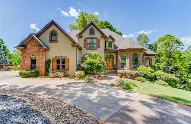 Photo of 2870 Roanoke Road