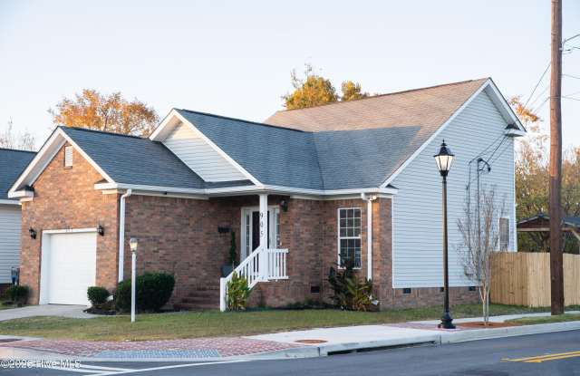 905 Hopkins Street
