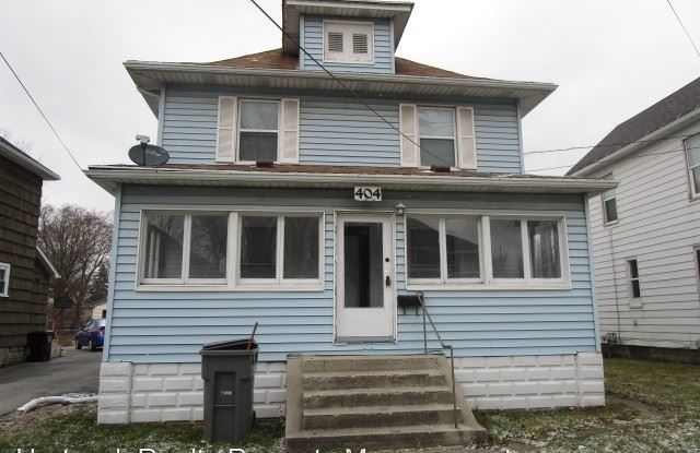 404 W Grand Ave