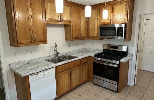 $1195 - Charming duplex in Pilot Point