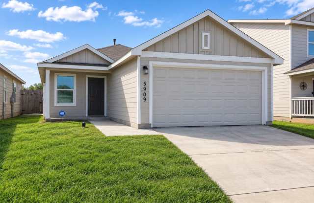 Beautiful Home in Navarro Ranch (Navarro ISD) with Resort-Style Amenities