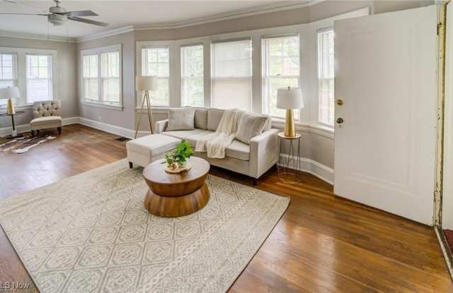 17611 Winslow Road unit: 1