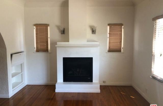 Photo of 1451 S. Fairfax Ave