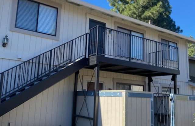 105 Aurora Plaza - 105