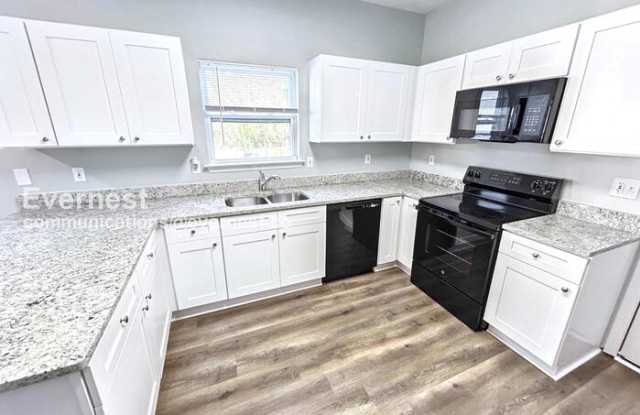 379 Yonkers Avenue Northwest