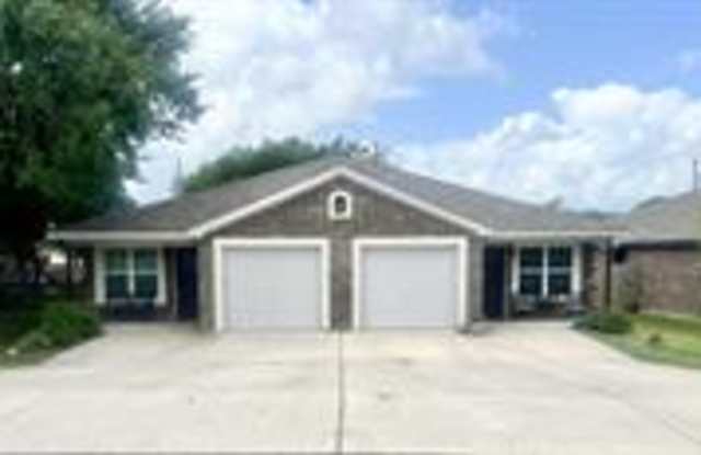 916 Maplewood - A