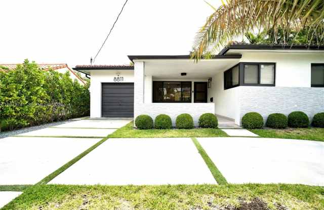 8811 Carlyle Ave