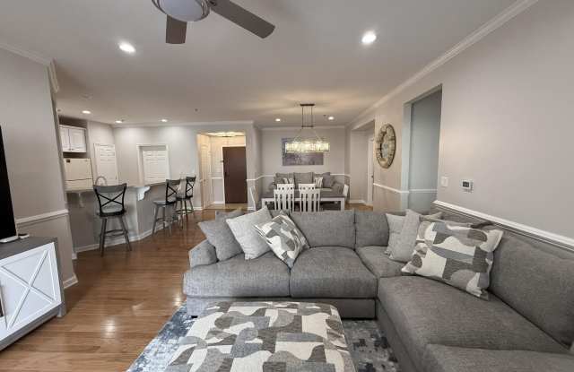 22 Cooper Avenue unit: 207