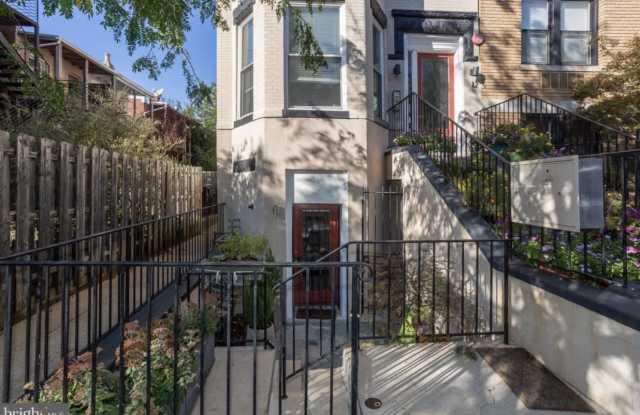 12 S Street Northeast