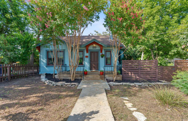 Photo of 1110 East Live Oak Street