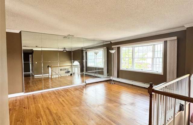255 Brookside Court