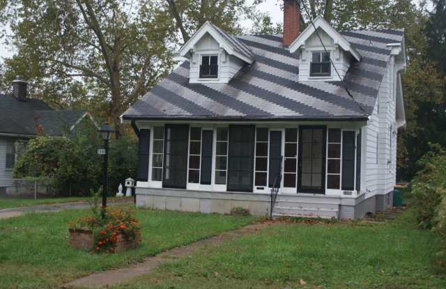 Price Reduction 3 bedroom  2 bath Historic Home in Jennings
