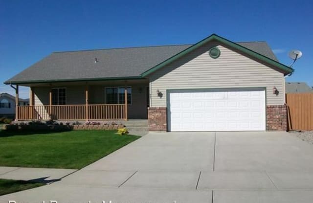 485 Tiger Ave - 485 East Tiger Avenue, Post Falls, ID 83854