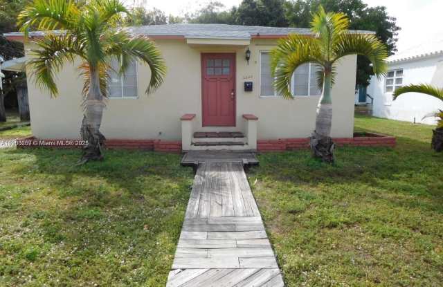 Photo of 2220 Grant St