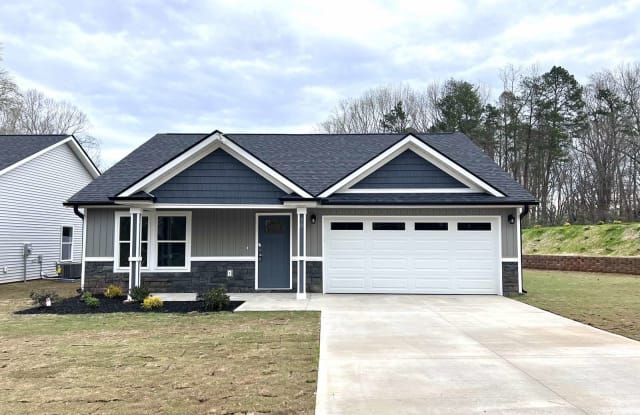 30 Creekside Lane - 30 Creekside Lane, Boiling Springs, SC 29316