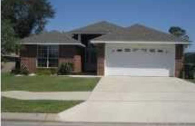 2304 Caddy Shack Lane