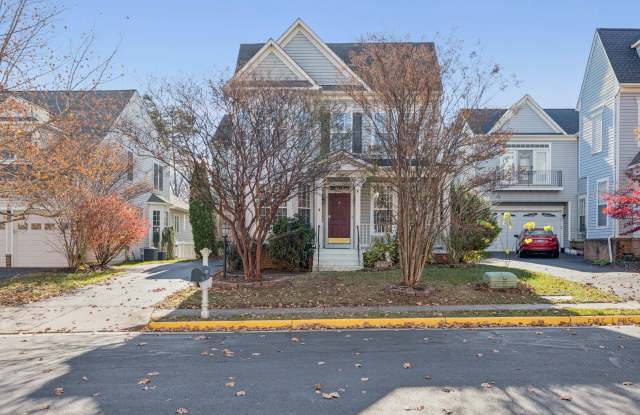 Charming home located in Broadlands.