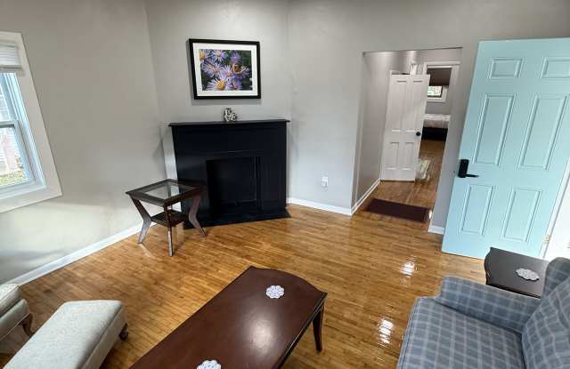 405 N Walnut St
