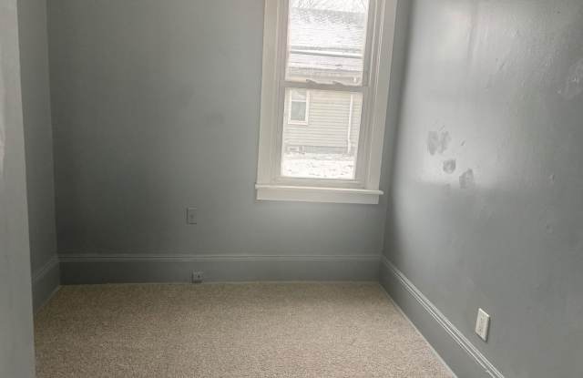 Charming 2-Bedroom Property in Prime Location