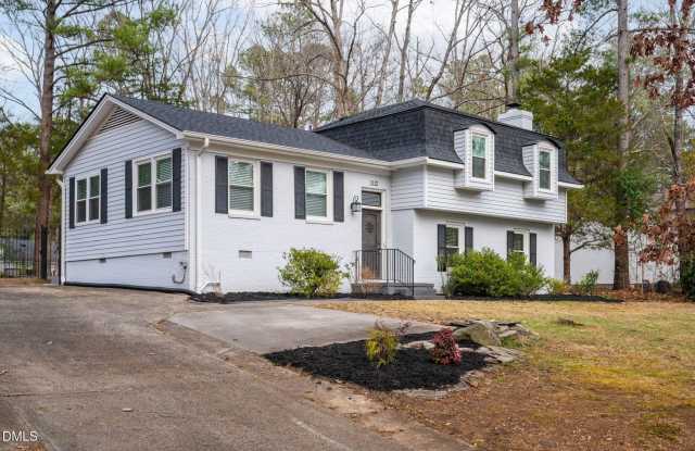 1112 Stonehedge Avenue