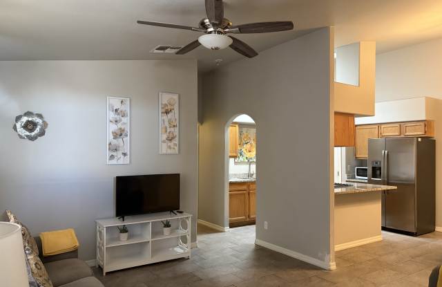 2028 Gates Avenue - 2Unit B