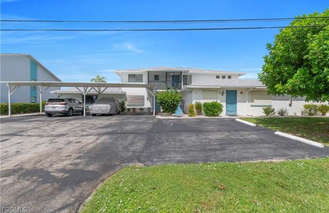 1011 SE 40th Street unit: 5 E