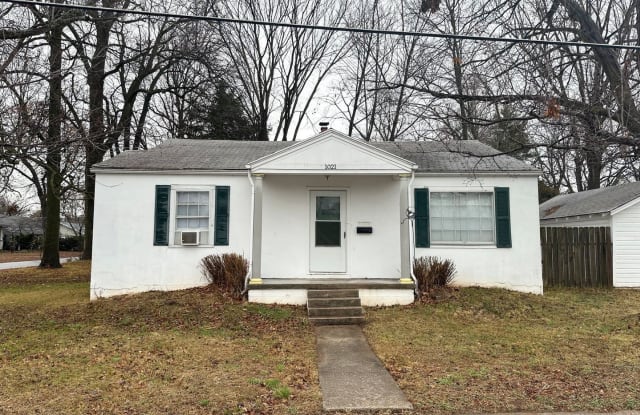 1021 E Bennett St - 1021 East Bennett Street, Springfield, MO 65807