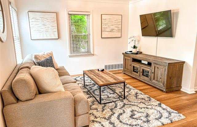 2108 N Wilson Avenue