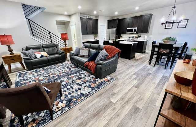 1379 Pinecrest Trail