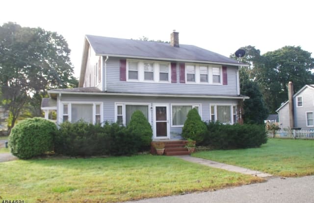 40 FOREST RD - 40 Forest Rd, Budd Lake, NJ 07828