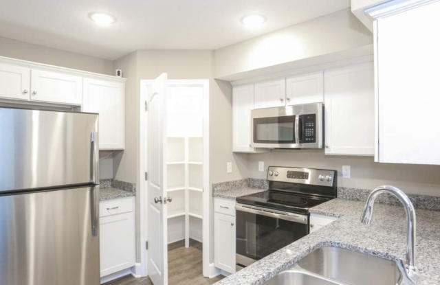 903 SE Gingerbread Ct Unit D13