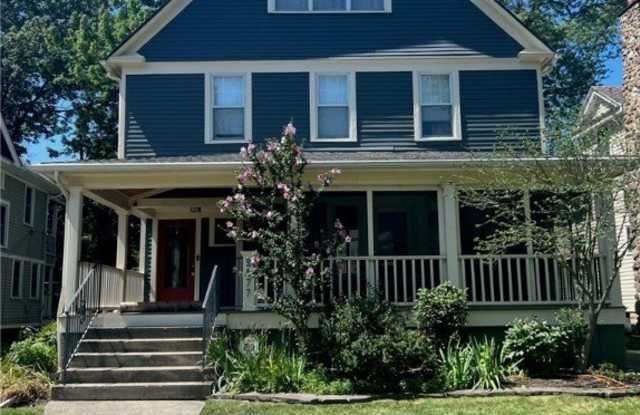 Photo of 2877 Hampshire Road