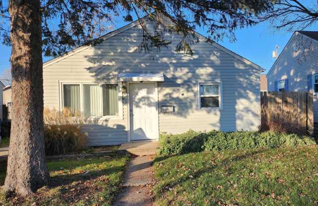 Photo of 3 Bedroom Home in Highland, IN