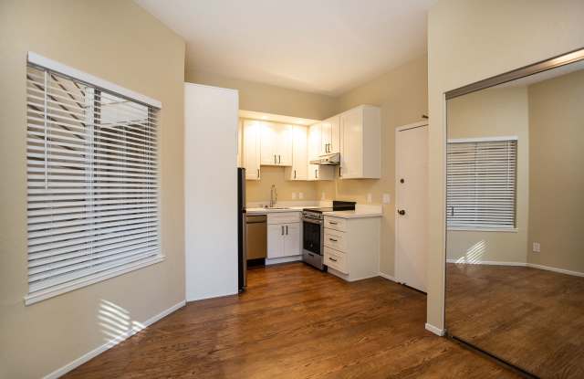 977 PINE Apartments