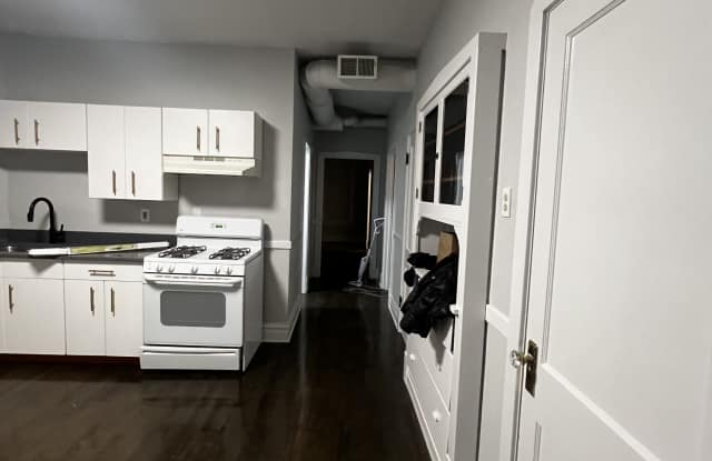 2141 South Fairfield Avenue