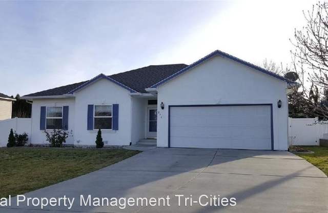 324 Canyon Lakes Dr