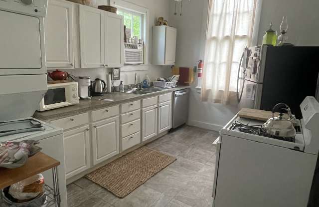 1018 S Carrollton Ave Unit B