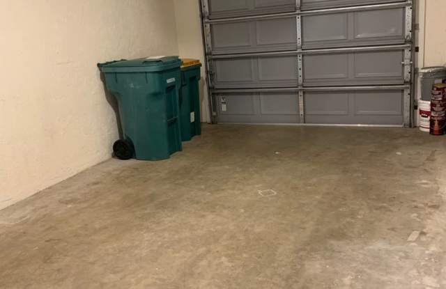 ***NAPLES PARK ***2 BED / 1 BATH + GARAGE***MOVE IN ASAP***QUICK APPROVAL PROCESS***NO HOA***PET FRIENDLY***ANNUAL RENTAL***