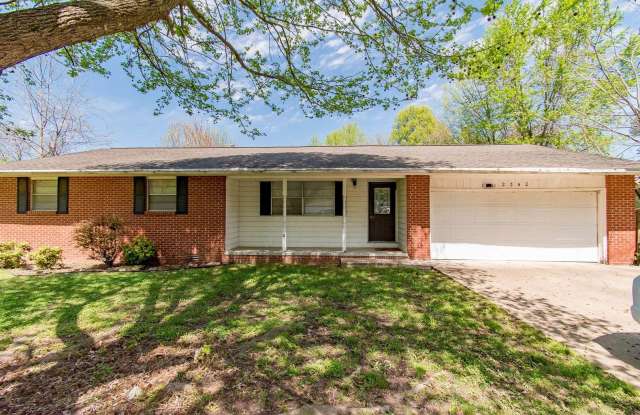 3 Bedroom 2 Bath Home Walking Distance to Campus!