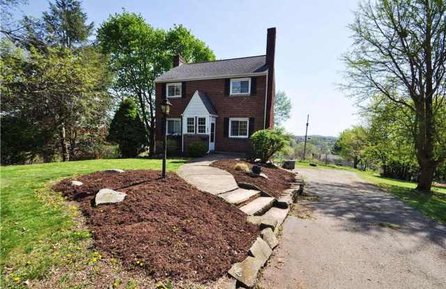 *Beautifully Updated  Spacious 4BD/2.5BA Single-Family Home available in Pleasant Hills area* photos photos