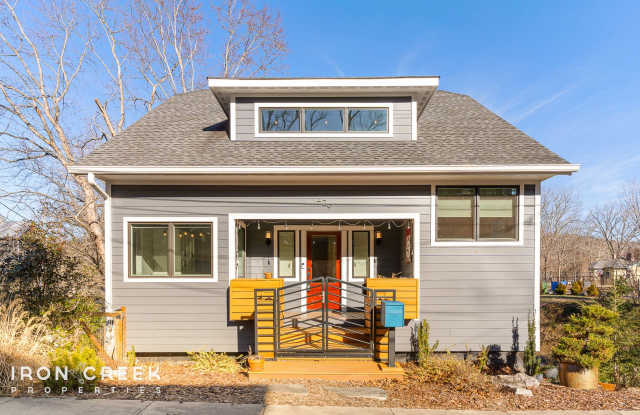 Enchanting 3-Bedroom Home in Montford